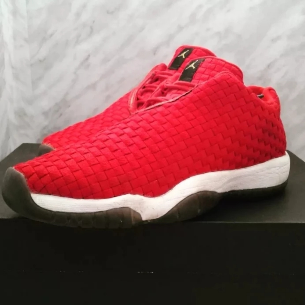 Nike Air Jordan Future Low GS 6.5Y women's sz 8 Basketball Sneaker Red 724813